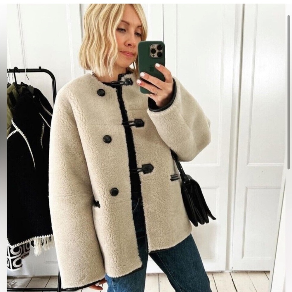 CONTRAST FAUX LEATHER TRIM FAUX FUR TOGGLE COAT IN ECRU